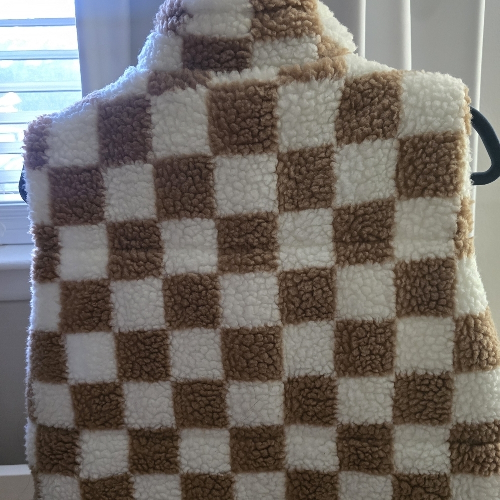 Wild Rose Fuzzy Vest in Brown and Cream - Picture 8 of 12